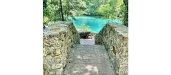 Little River Spring Cave divers poolside Hideaway