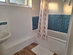 Hair dryer, towels - Cosy 2BR Retreat in Huntingdon near City Centre (Cambridgeshire)