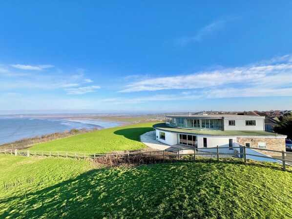 Exterior - Whitewater, with expansive sea views and hot tub (Westward Ho!)