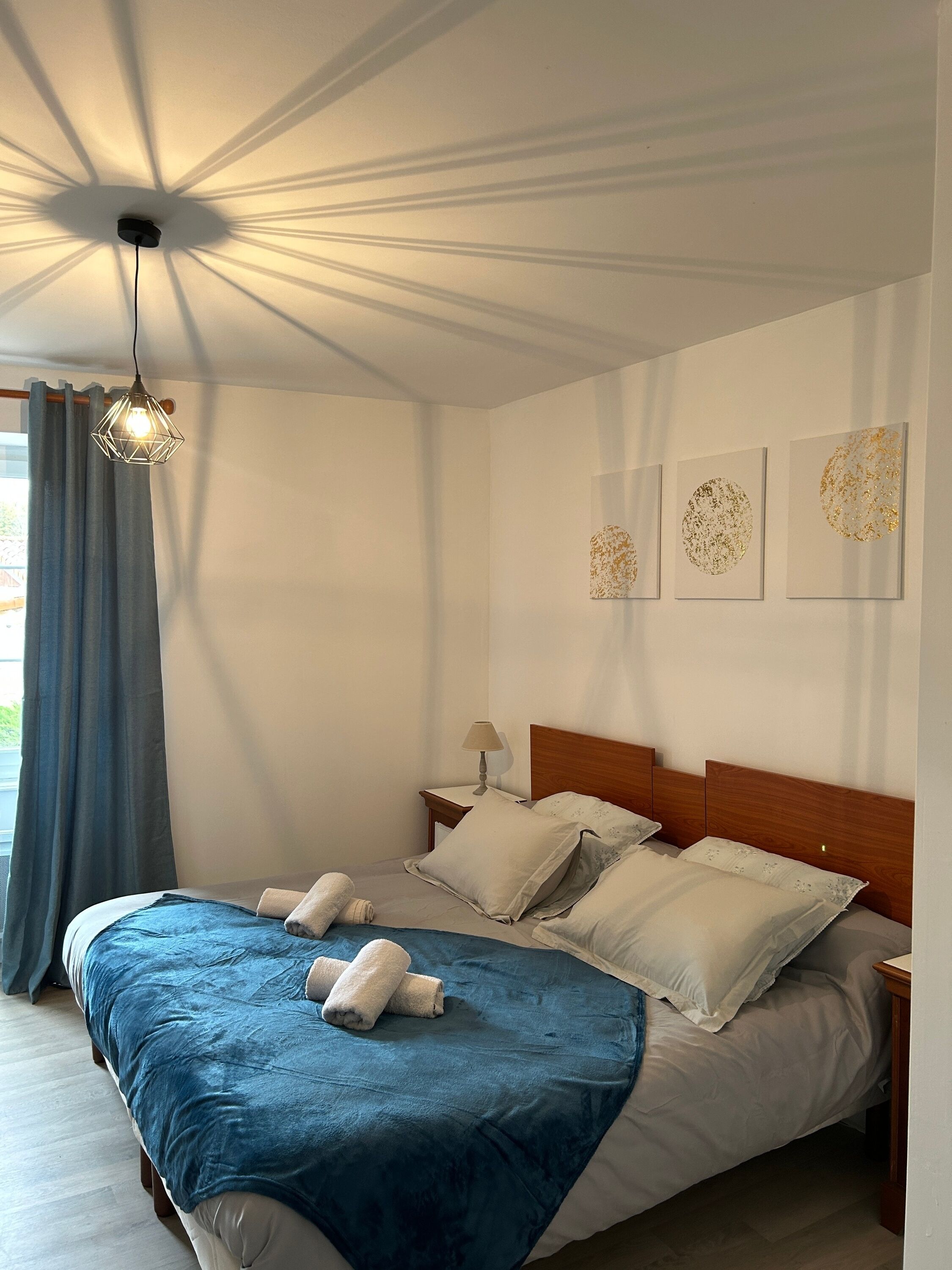 1 室のベッドルーム、WiFi、ベッドシーツ