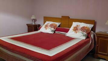 WiFi, bed sheets