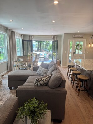 TV, fireplace - Welcome to Sandy Feet Retreat on Lake Winnisquam! (Tilton)