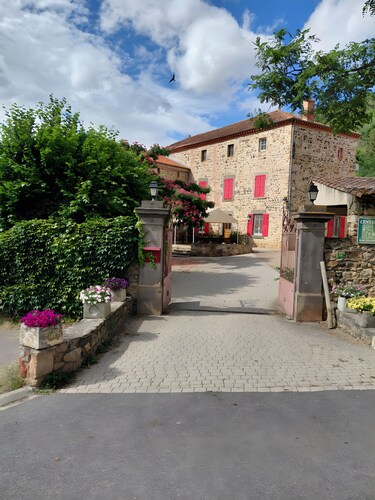 Room 4 with Shared Terrace, Wi-Fi and Air Conditioning