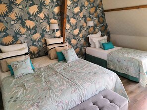 4 chambres, bureau, fer et planche à repasser, accès au Wi-Fi (inclus)