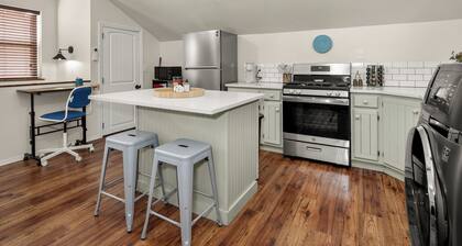 New! The South Hill Nook, 4 min to Manito Park, walkable to restaurants, coffee