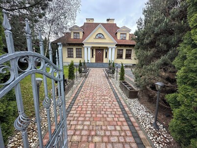 Dako Mansion