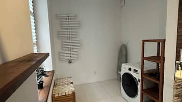 Superior Villa, 4 Bedrooms, Non Smoking, Garden View | Bathroom amenities | Towels