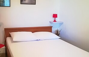 1 bedroom, free WiFi - Awesome apartment in Novi Vinodolski with WiFi (Novi Vinodolski)