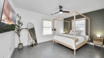 4 bedrooms, iron/ironing board, WiFi, bed sheets