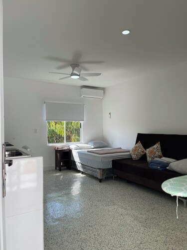 Santa Catarina Consulate 3 min away