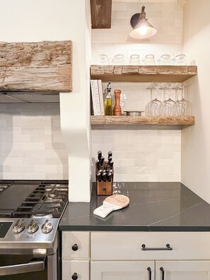 Mikrowelle, Ofen, Herdplatte, Geschirrspüler