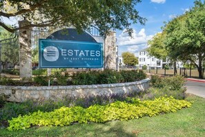 Property grounds - THE LITTLE HAVANA AT RIVERSIDE #11 (Austin)