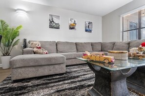 Smart TV, tenis de mesa y libros
