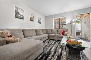 تلفزيون ذكي، تنس طاولة، كُتُب