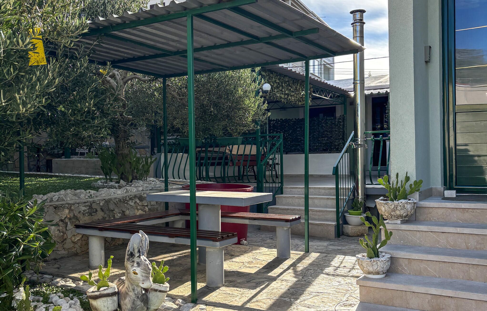 تناول الطعام بالخارج