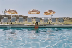 Piscina externa sazonal