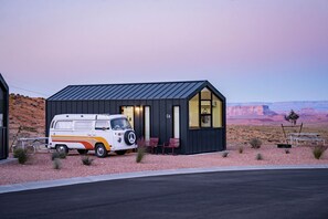 Flat-screen TV - Roam America Horseshoe Bend (Page)