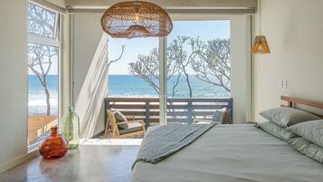 3 多间卧室、办公桌、熨斗/熨衣板、床单