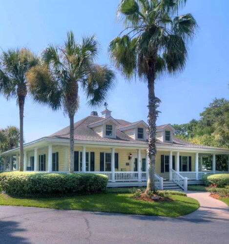 Charming 3BR/2.5B Townhome in Ocean Walk – Pools/Tennis, Walk to Village & Beach