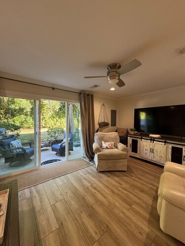 Charming 3BR/2.5B Townhome in Ocean Walk – Pools/Tennis, Walk to Village & Beach