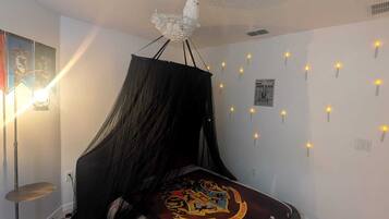 4 bedrooms, internet, bed sheets