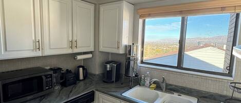 Mikrowelle, Ofen, Herdplatte, Geschirrspüler