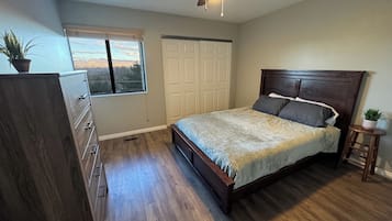 2 bedrooms, WiFi, bed sheets