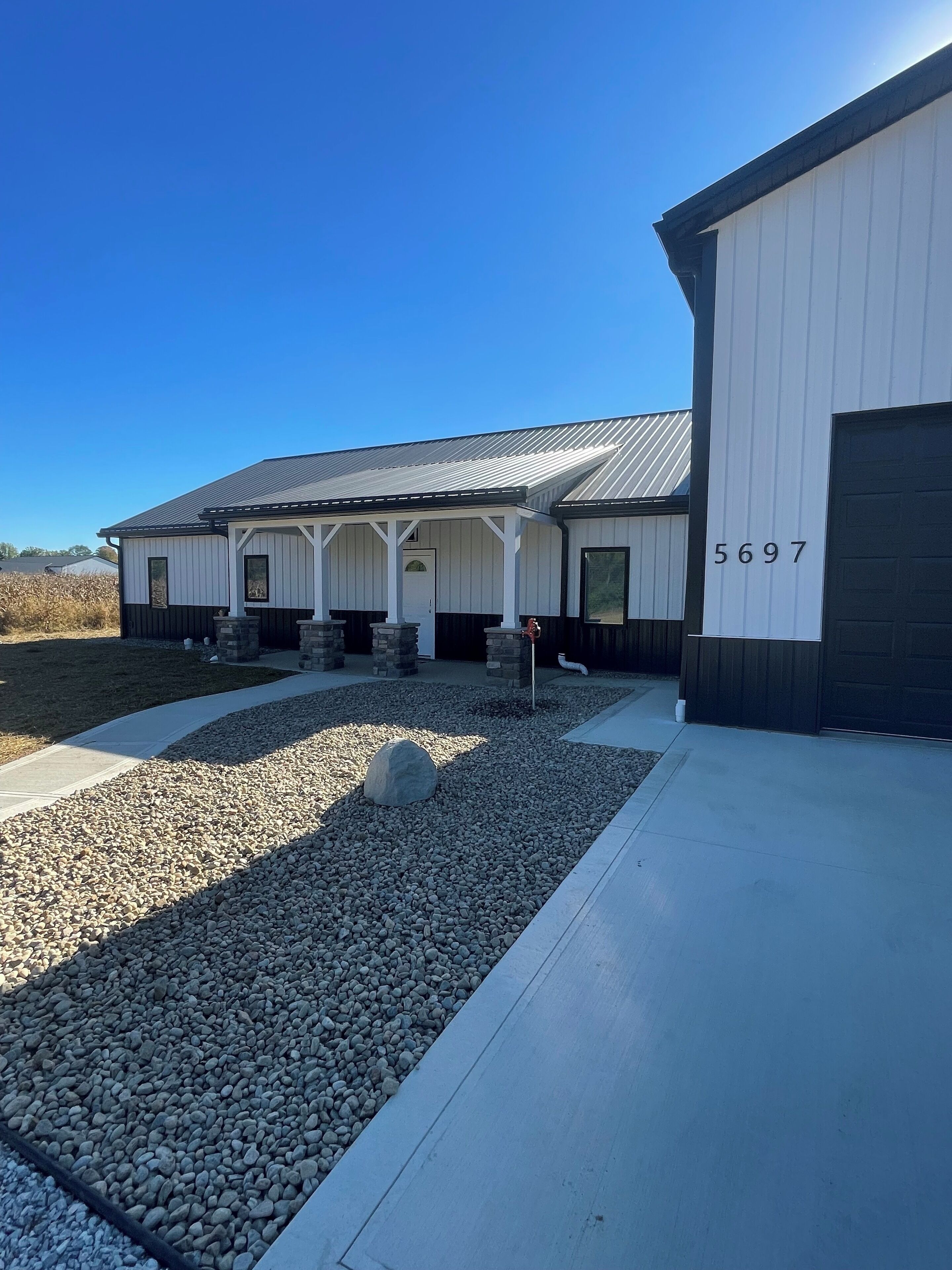 المنشأة من الخارج