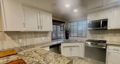 The Prime Spot - Near "The BLVD" and AV Hospital