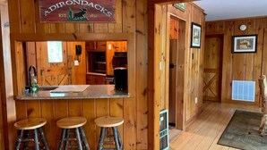 Interior - The Lake George Near House – Lake George Village (Lake George)