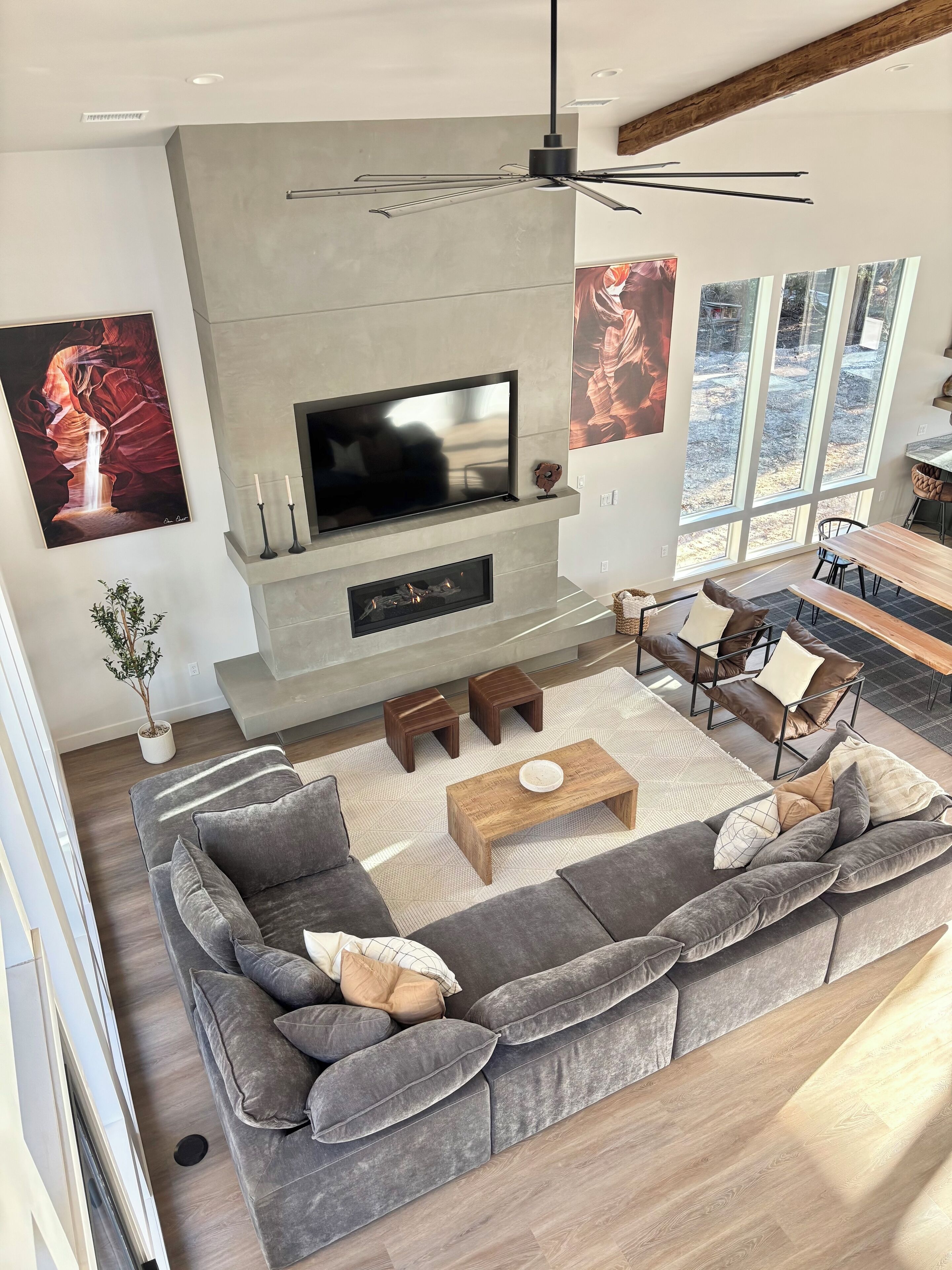 Smart-tv en een open haard