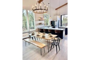 Dining - Welcoming 3-bedroom house with AC in charming Orderville (Orderville)