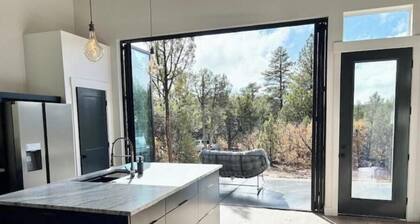New Luxury Cabin Near Zion - Starlight Retreat - 3BR - 3BA with fire pit
