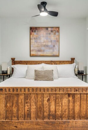 1 habitación, tabla de planchar con plancha, wifi gratis y ropa de cama 