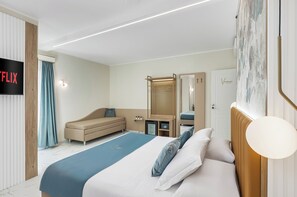 Deluxe Suite, Balcony, City View | In-room safe, desk, laptop workspace, blackout drapes - La Casa delle Dee (Bologna)