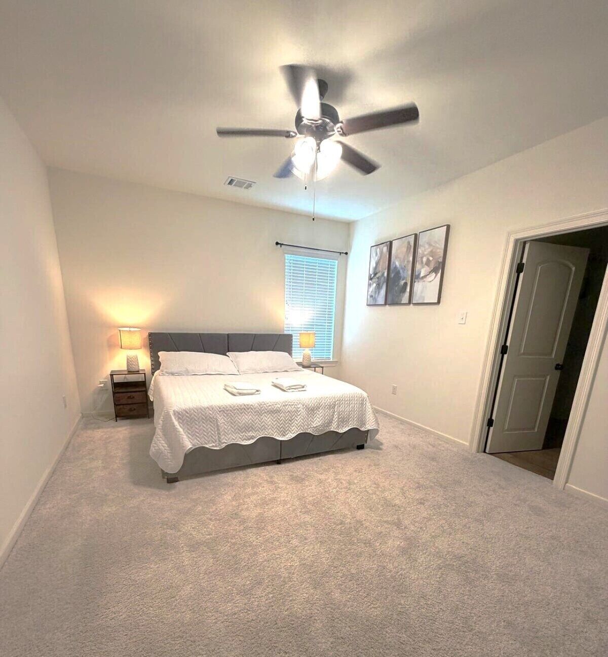 3 bedrooms, desk, iron/ironing board, travel crib