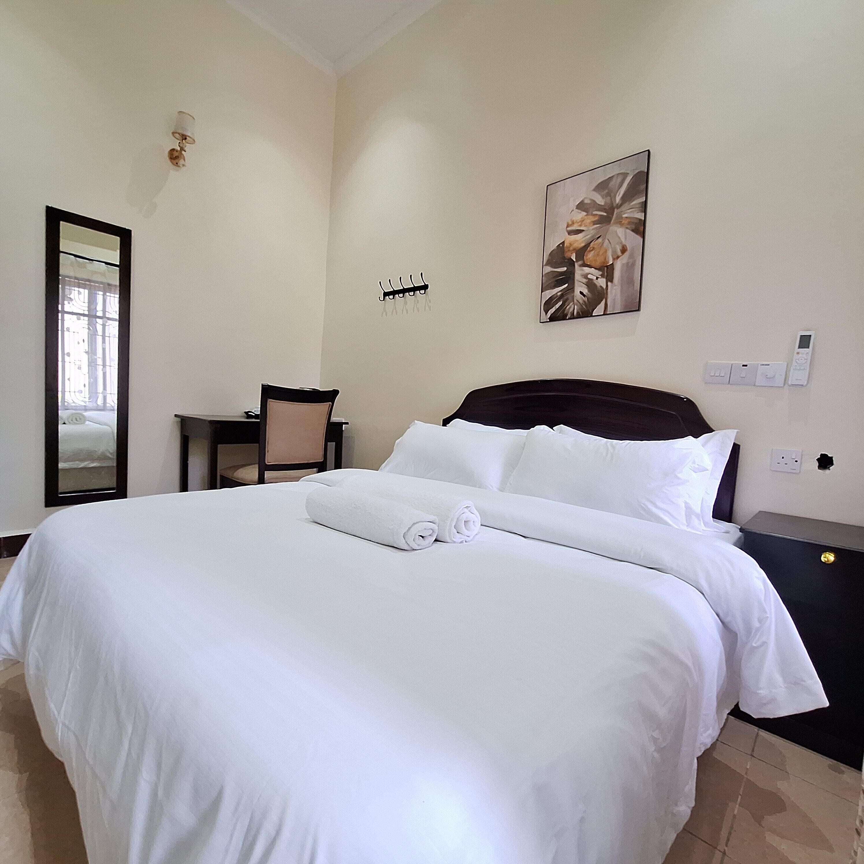 Comfort Single Room | Desk, laptop workspace, iron/ironing board, free WiFi