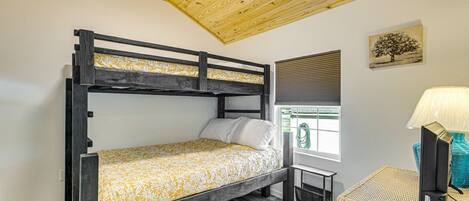 2 bedrooms, WiFi, bed sheets