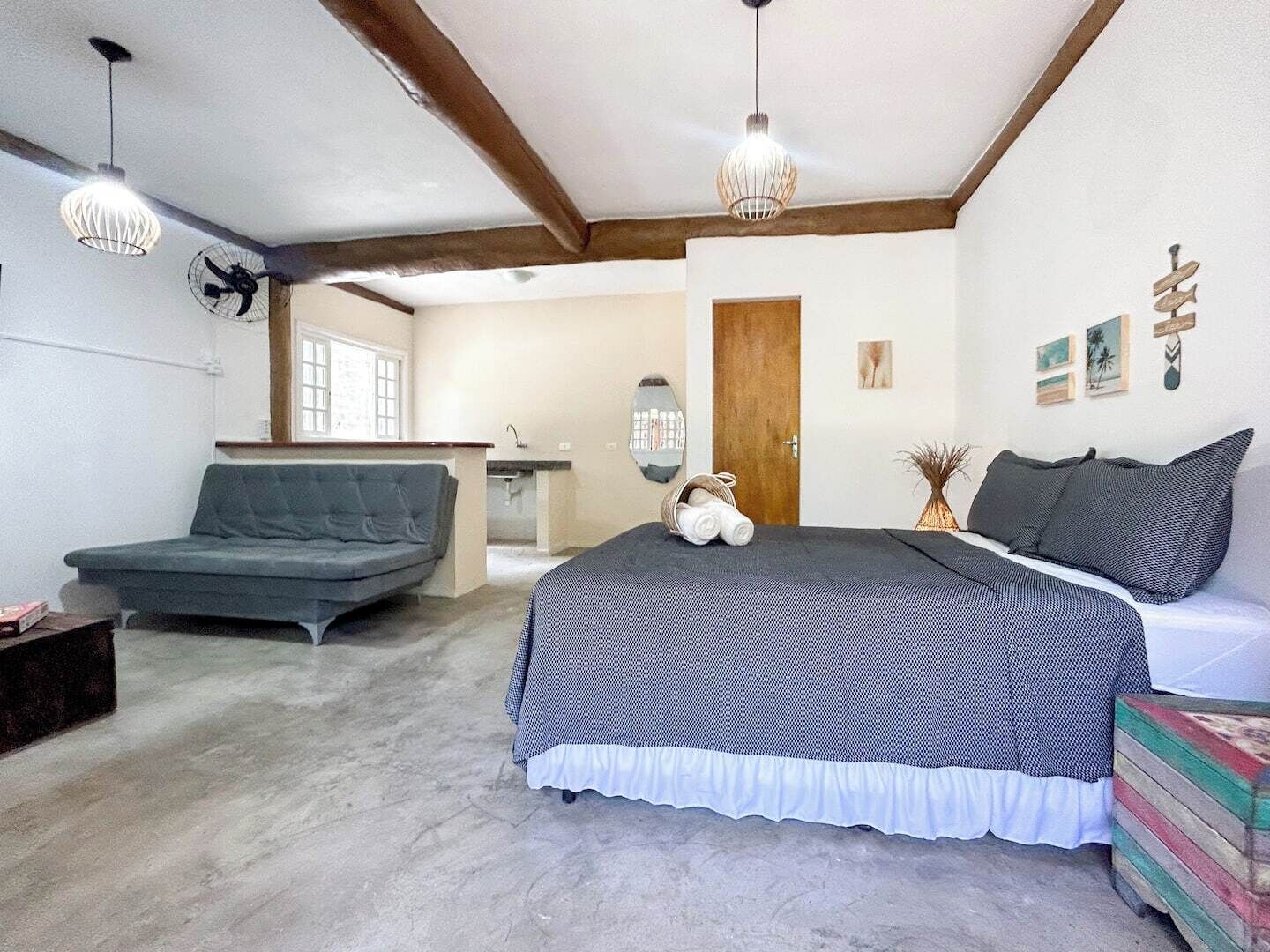 Economy Studio | Free WiFi