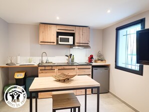 Fridge, microwave - Le Cocoon du Quercy - LE VIGAN-EN-QUERCY (LE VIGAN-EN-QUERCY)