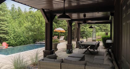 Private Basement Suite with Pool & Hot Tub