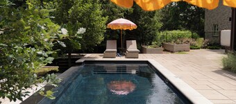 Cozy Private Suite with Year-Round Hot Tub