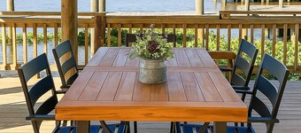 Bernita's Point ON Belle River- WATERFRONT +  BOAT! - Ask about 4 night special!