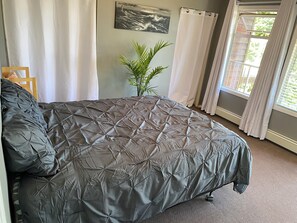 5 bedrooms, WiFi, bed sheets