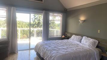 5 bedrooms, WiFi, bed sheets