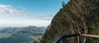 Pet-friendly home surrounded by National Park with Spa & Sauna.