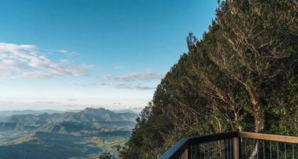 Pet-friendly home surrounded by National Park with Spa & Sauna.