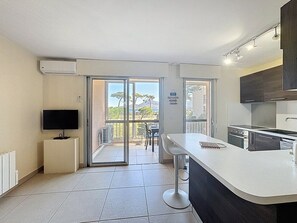 Fridge, microwave, oven, dishwasher - Vue Mer à Calvi – Le Paradis les Pieds dans l’Eau (CALVI)