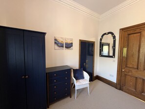 Interior - Tastefully renovated 1 bedroom apartment in Fort Augustus (Fort Augustus)