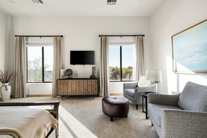 5 bedrooms, desk, iron/ironing board, free WiFi